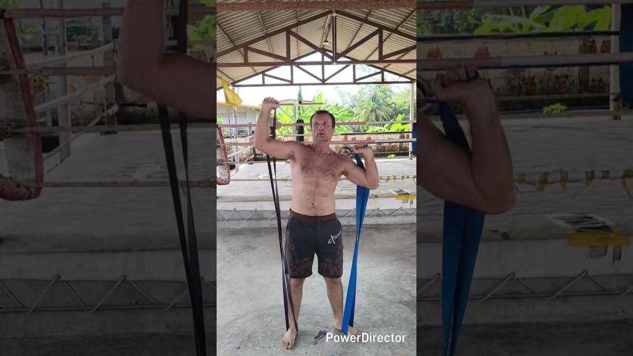Sunday Training Routine: Sandbag Kickboxing + Resistance Bands