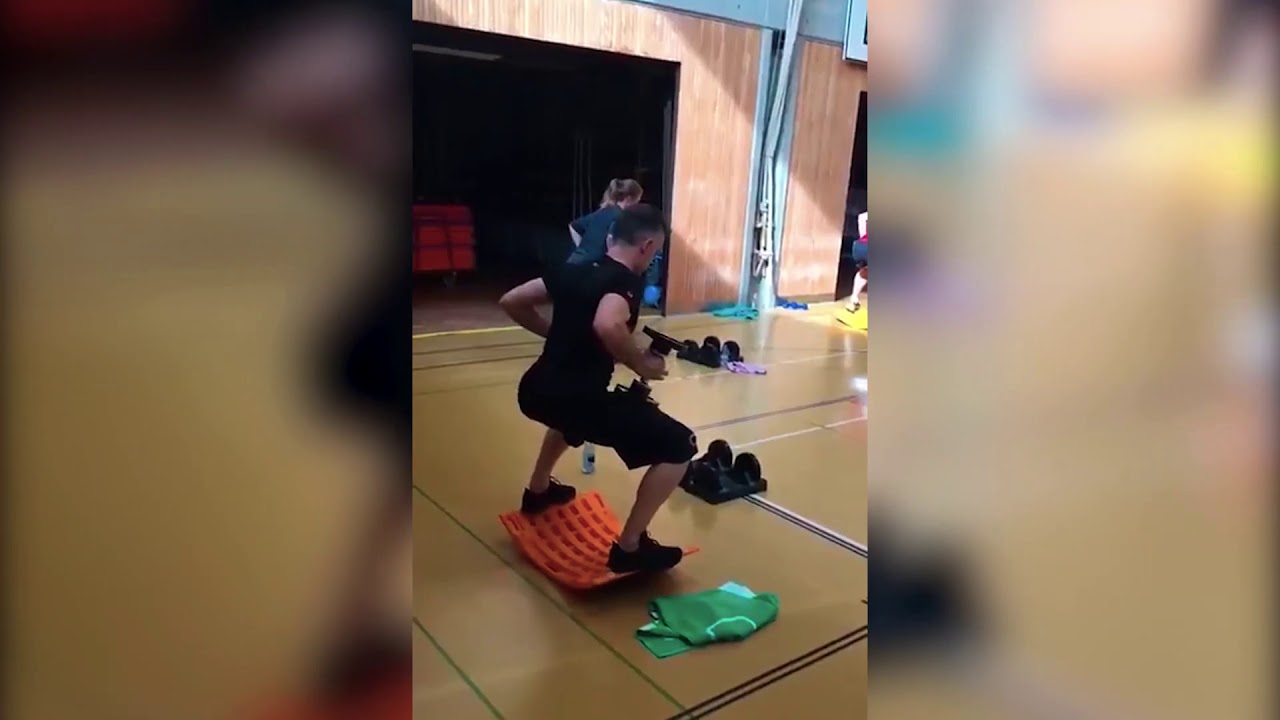 Training with Dumbbells on T-BOW® Unstable