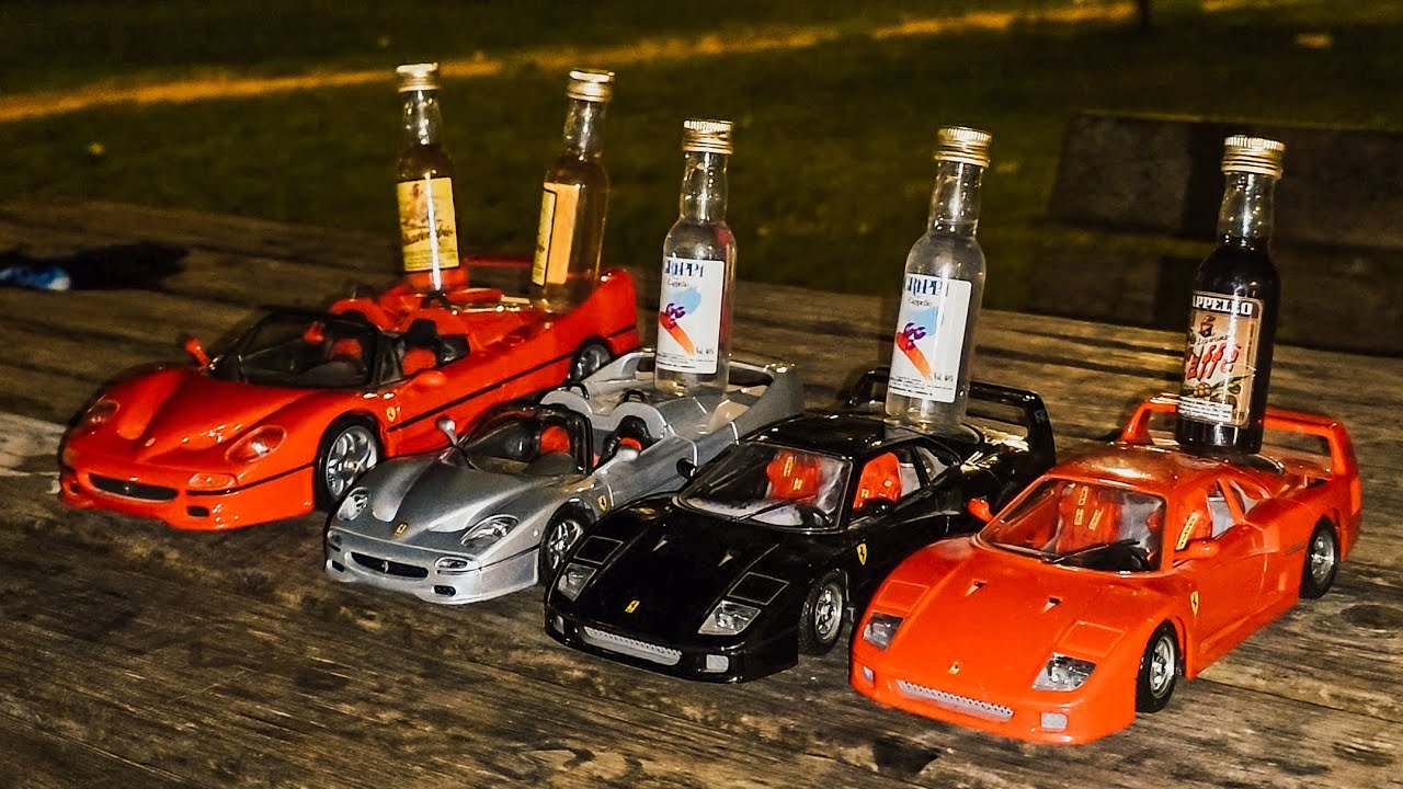 Sfilata di auto a Villa d'erba 