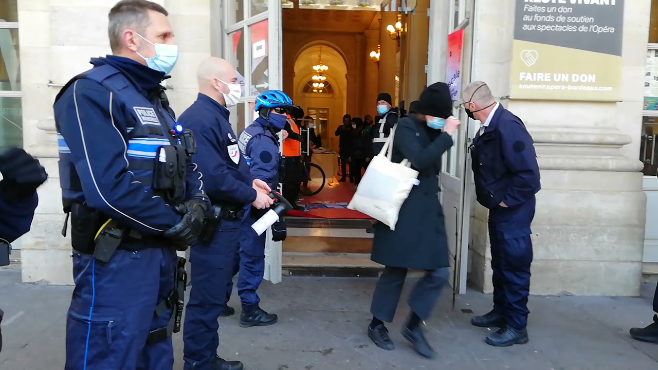 Evacuation du grand théâtre