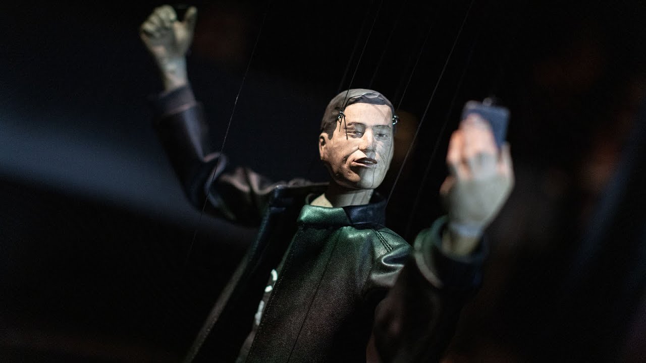 ALTER EGO Raubkopie – Ein multimediales Puppenspiel | Rimini Protokoll im Kraftwerk Mitte