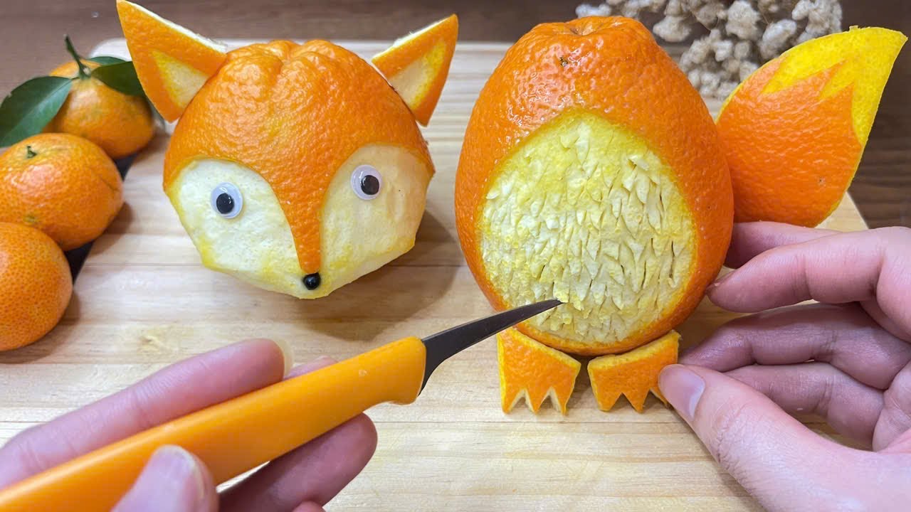 Fuchs aus Orange geschnitzt – Kreative Obstkunst als dekorative Figur