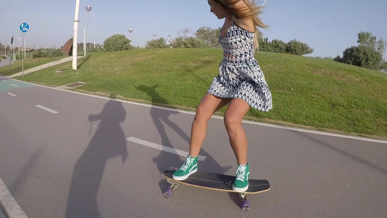 Longboarding Barcelona Girl Does Carving Skateboarding |  CARVING FREESTYLE