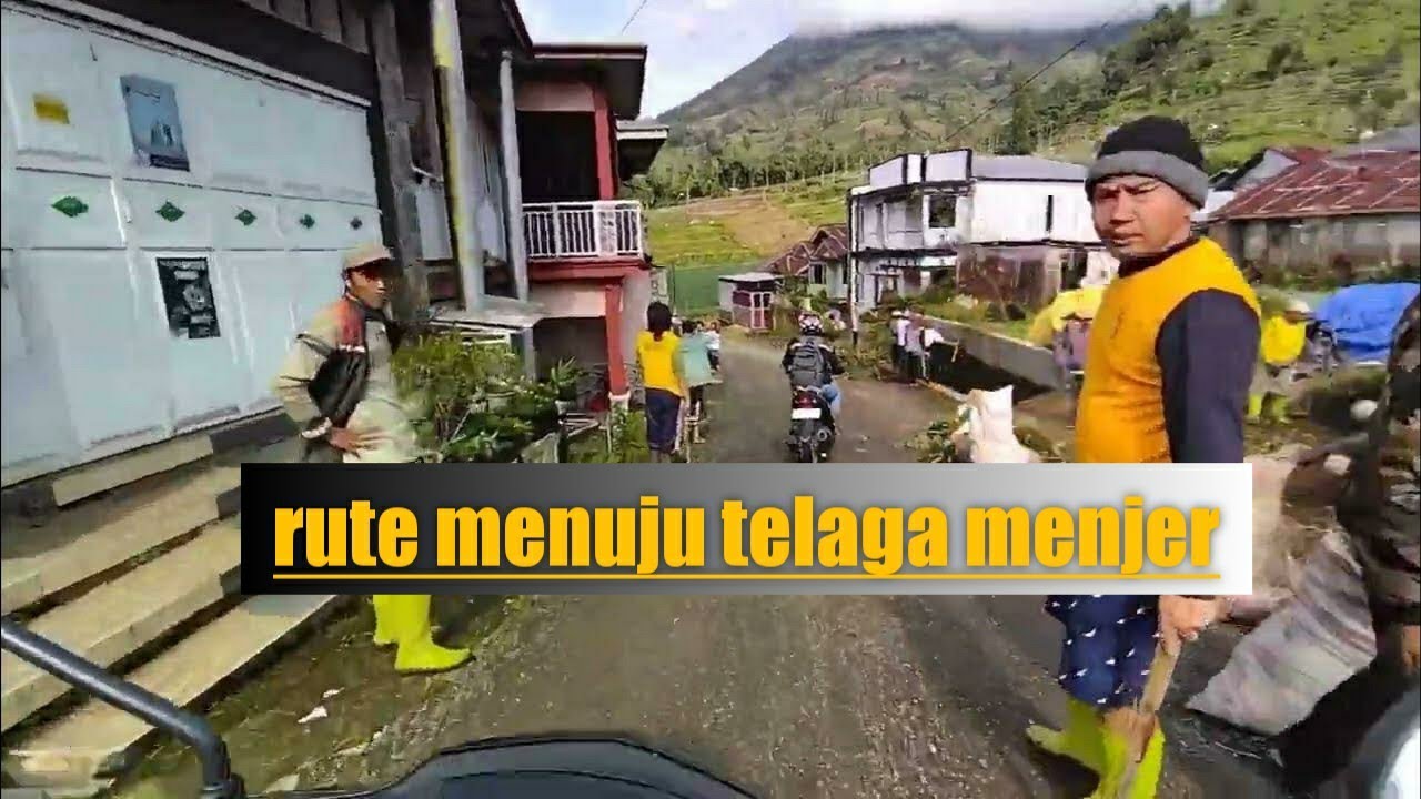 jalan pedesaan yang berkelok.....menuju telaga menjer