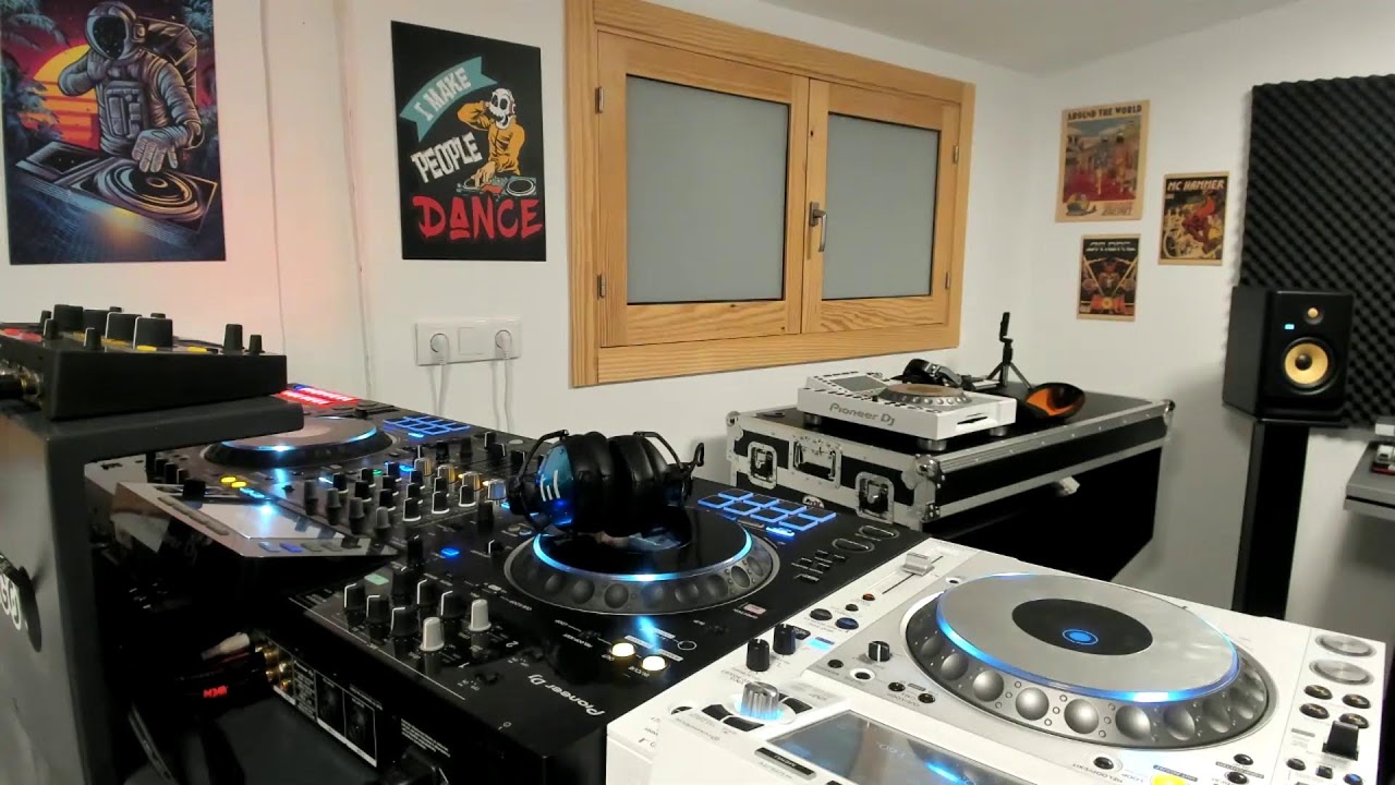 ELFIGO TECH HOUSE MIX FOR RADIO CONTACT IN IBIZA