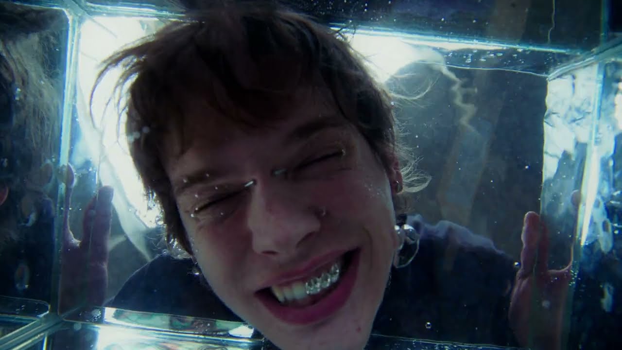Leftovers - WOLKE (Official Video)