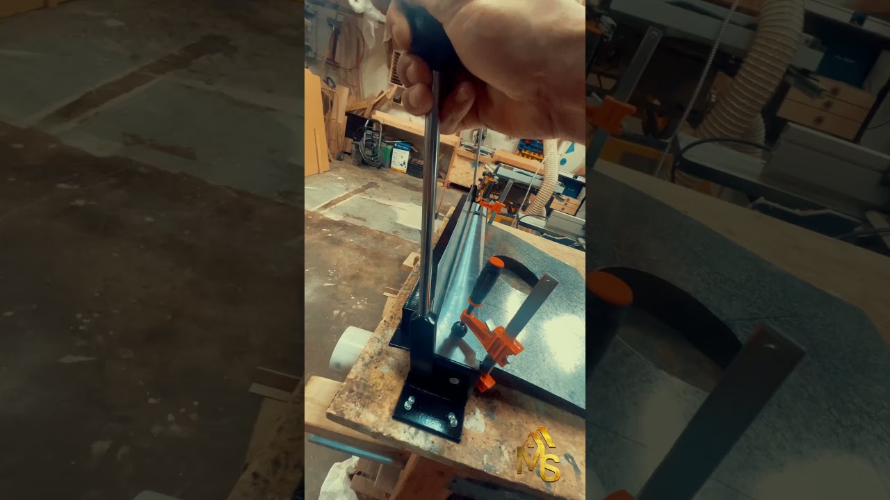 Metal fabrication cover for chimney