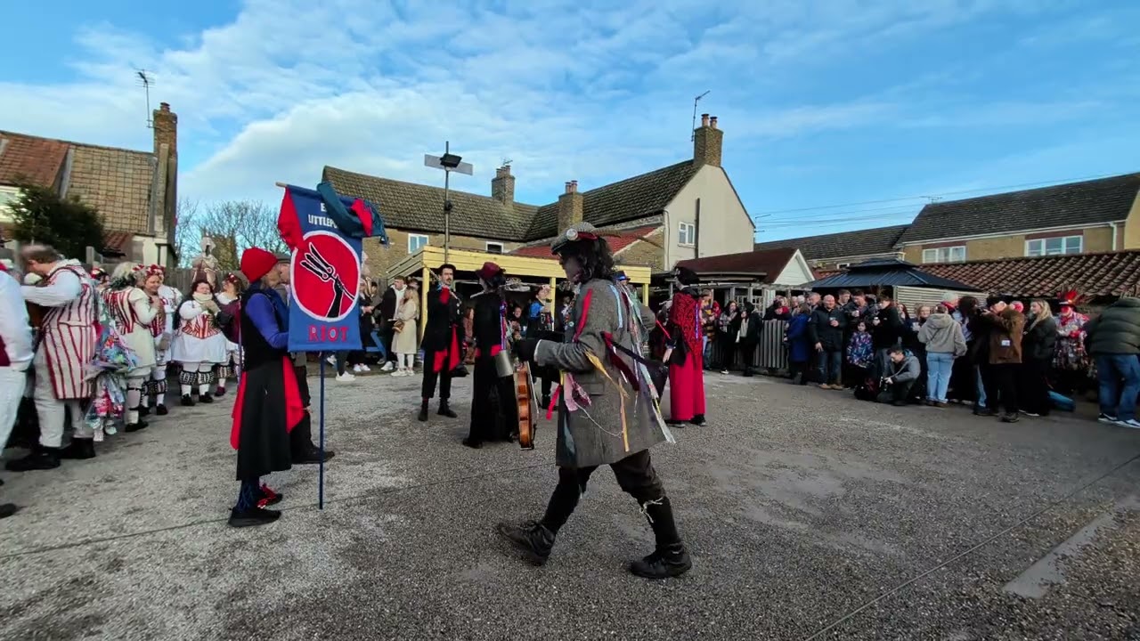 Whittlesea Straw Bear - Ely and Littleport Riot Border Morris performing Ely Star at The Boat