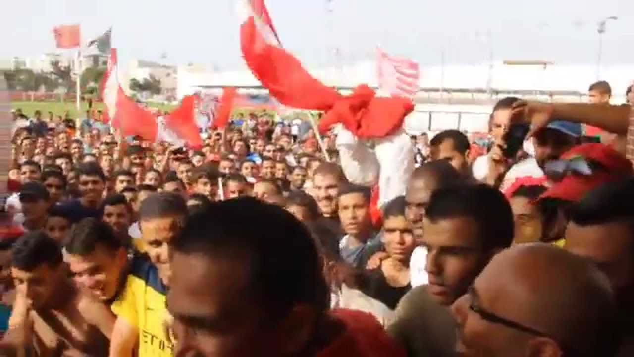 جمهور الاتحاد يغني للاعبيه قبل مغادرة النادي