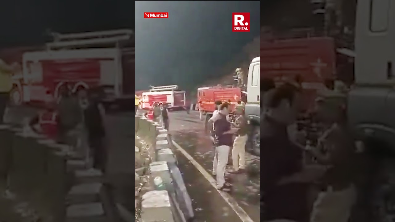 Gas Tanker Overturns At Mumbai-Pune Expressway, Traffic Paralysed