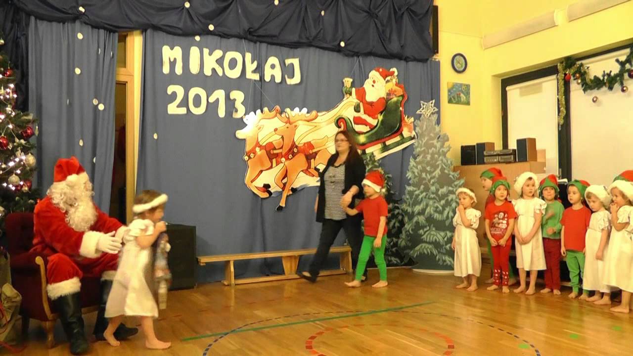 Choinka - występy dzieci w przedszkolu