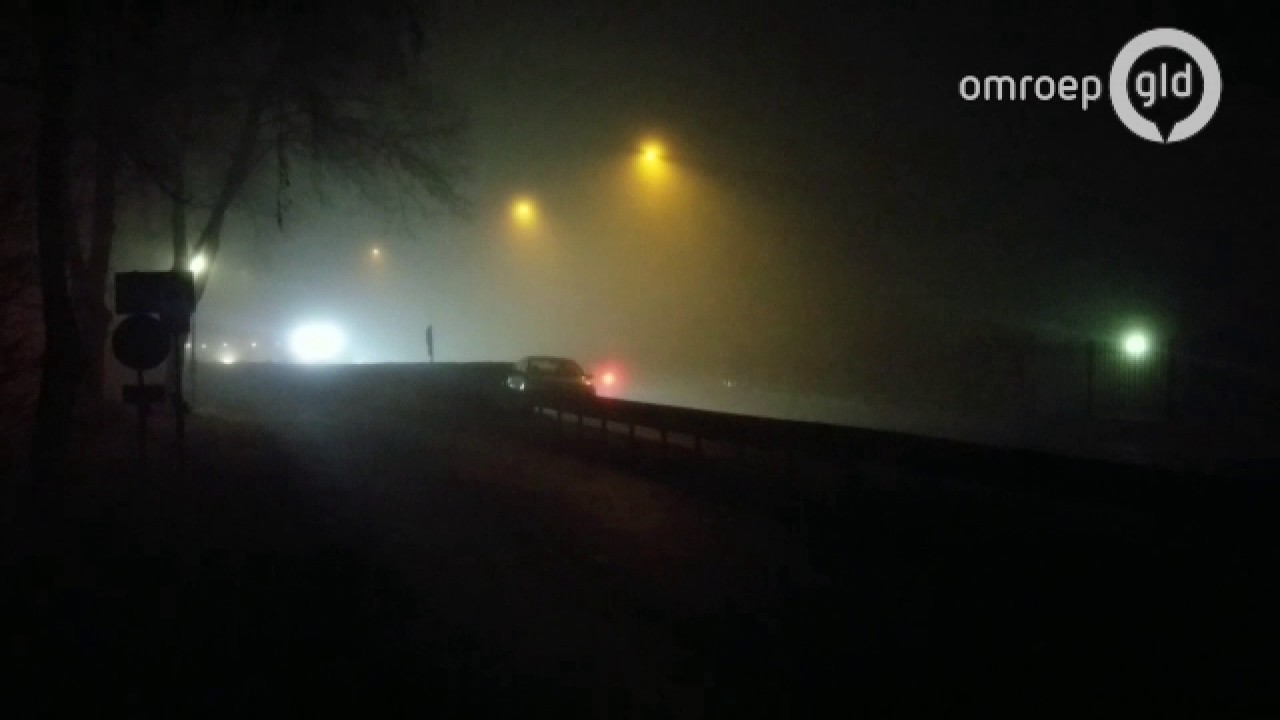 Schip met benzeen ramt brug, weg afgesloten tussen Nederasselt en Grave