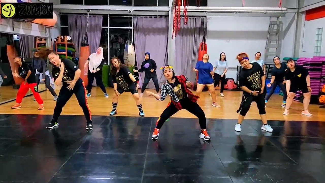 Gasolina x Rompe Mushup ( Dj Vega) | Zumba | Fitness | Zin Ayu Danisa