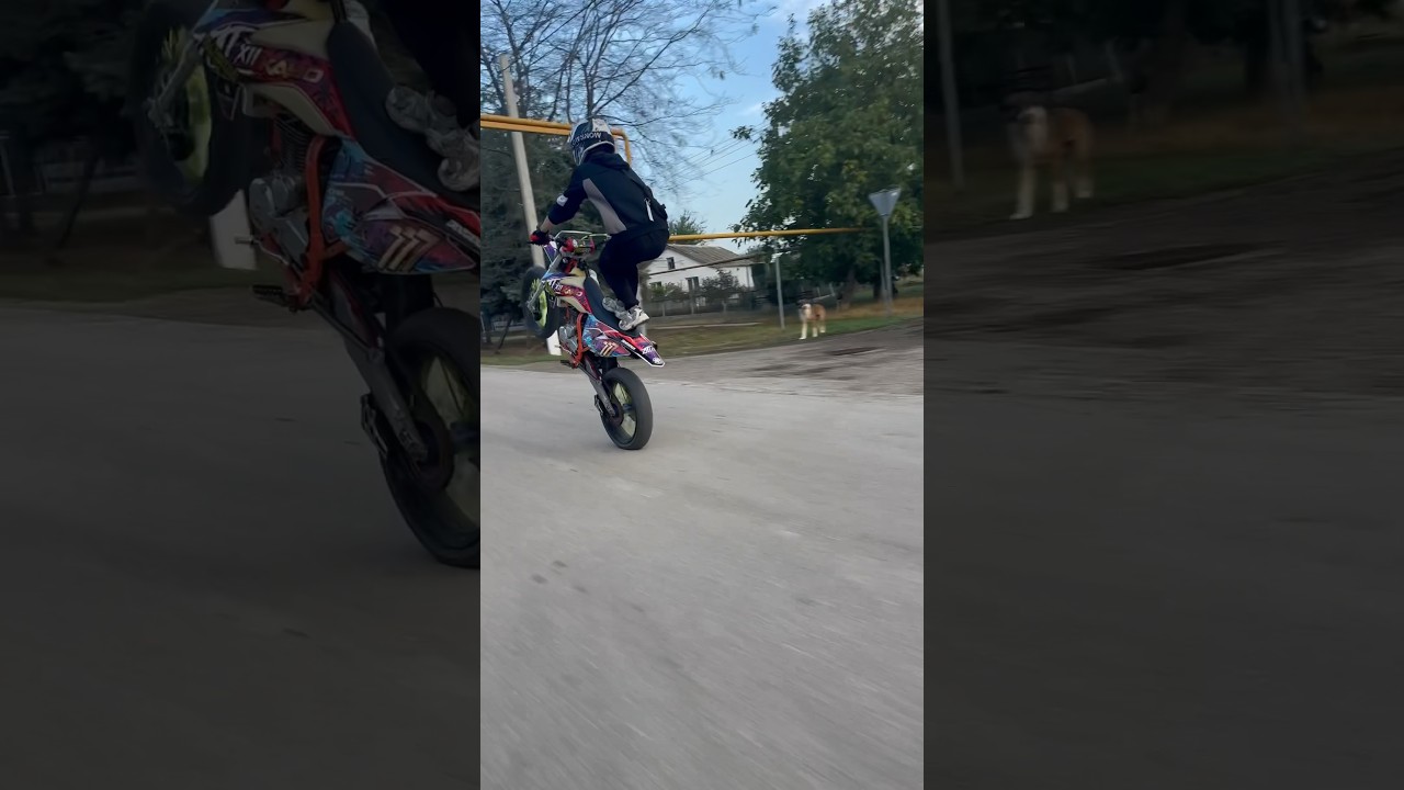 КомпьютернаяГрафика!🚀тгк:Камапуля🚀#short#stunt #stuntrider#moto#motovlog#stuntriding#fake#питбайк