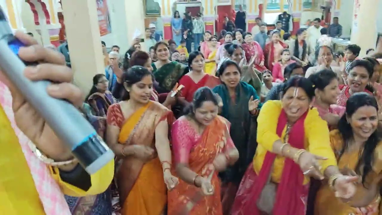 Hori ke Rasiya Darshan De unchi Atari wali mohe darshan De 