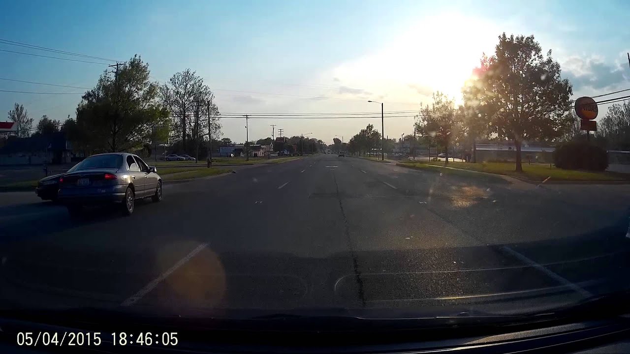 G1W-C Never Turn From The Center Lane