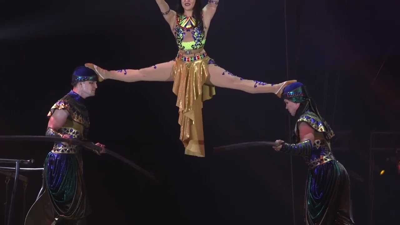 422 High wire troupe