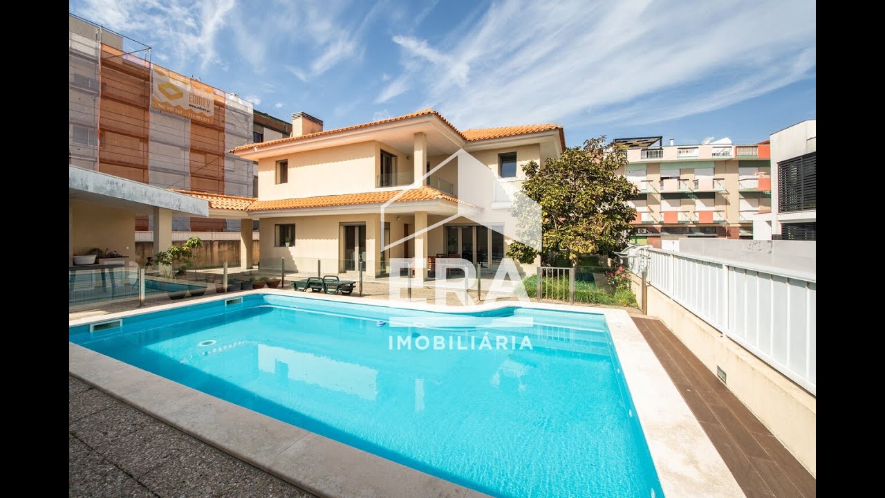 Vende-se Moradia T5, Praia Barra - Aveiro.