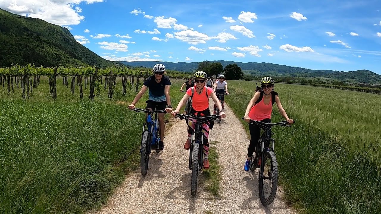 Riding with E-bikes around Vipava Valley