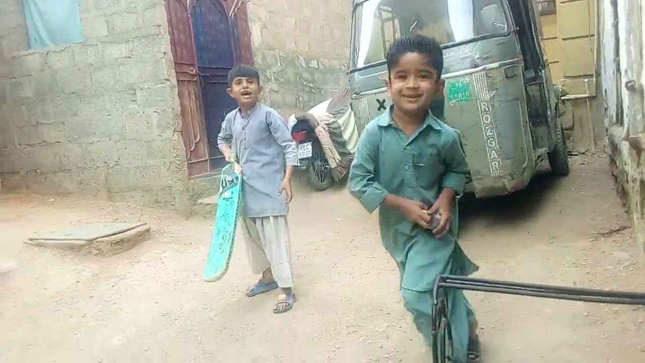 Hello guys aaj ham log bat ball khelne hello guys aaj ham log
