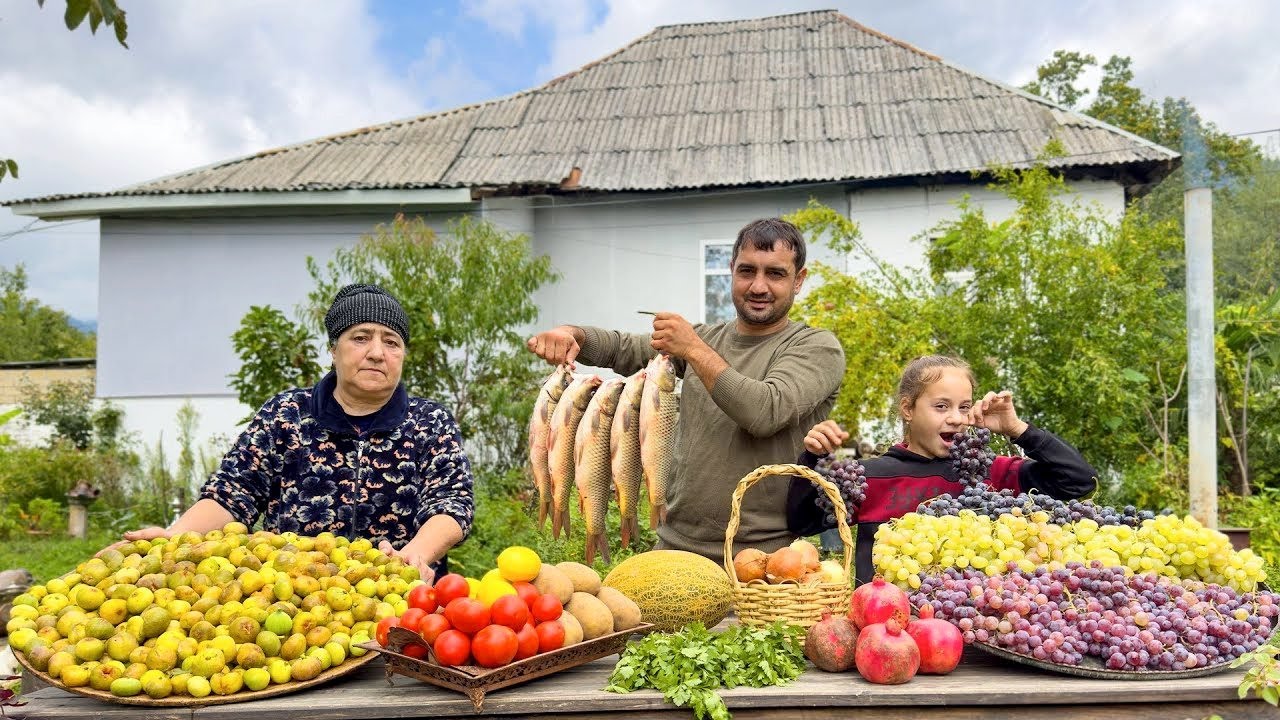 VILLAGE COOKING WITH GRANDMA NAILA AND CHEF RUSLAN! GRAPES COMPOTE | FIG JAM AND POWIDL | RURAL LIFE