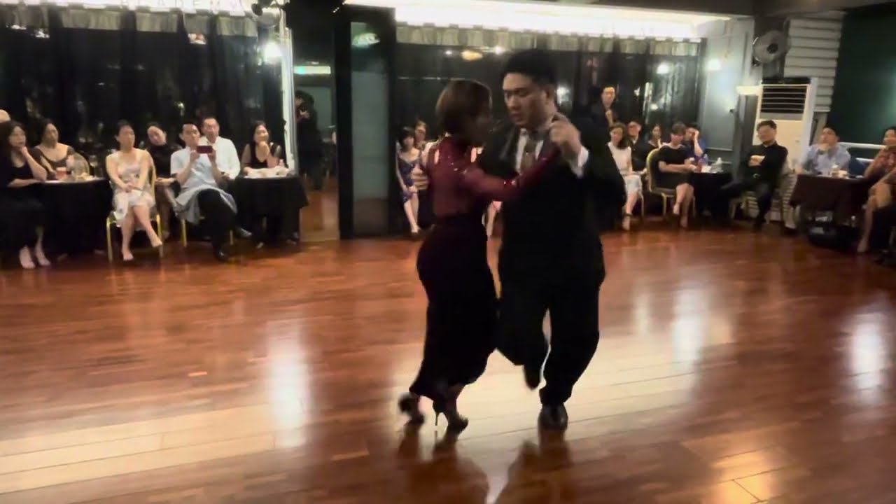Victor & Luna - La rayuela Pugliese) 3/4