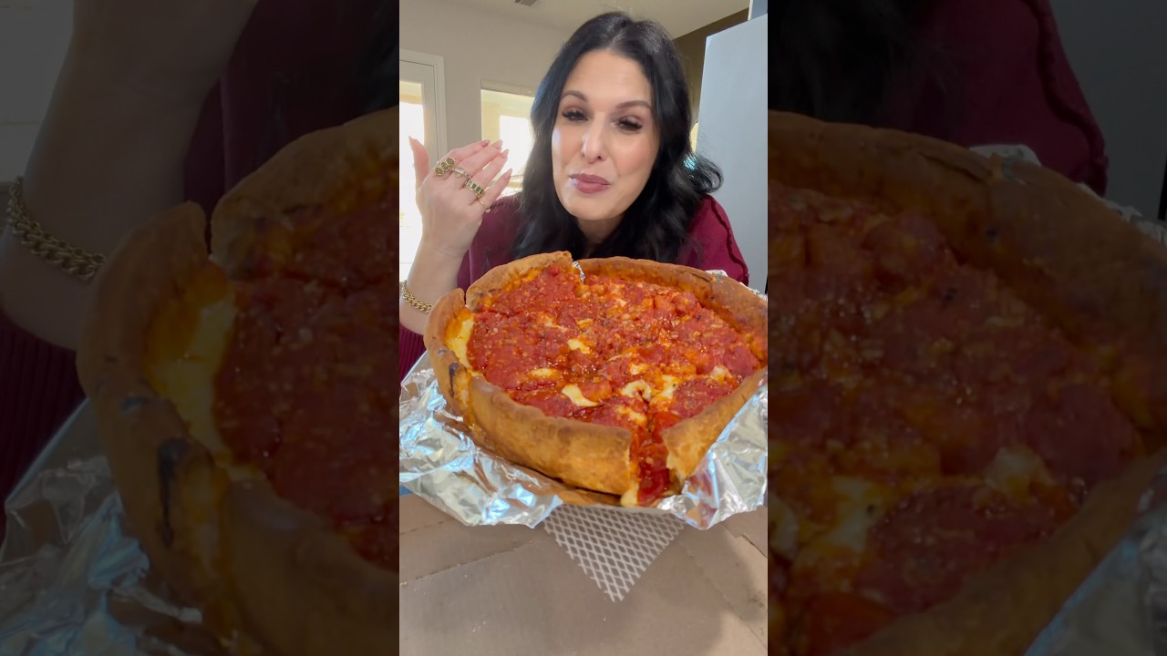 MY FAVORITE PIZZA COMBO- Thin crust pizza 🍕#pizza #weirdfoodcombos #Superbowl