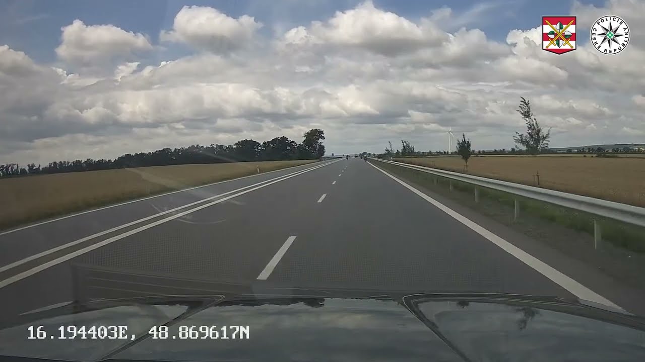 MOTORKÁŘ PŘEDJEL POLICISTY, NAMĚŘILI MU 181 KM/HOD