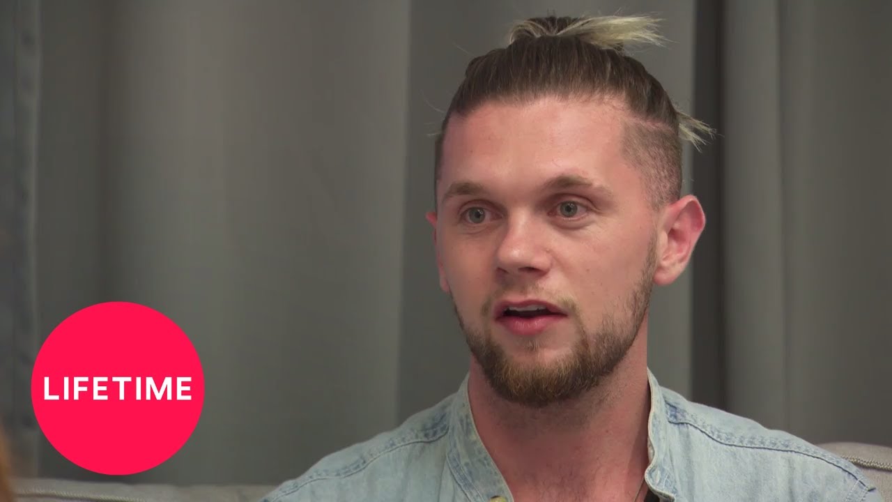 Project Runway: Bonus – Brandon's Dixie Cup Inspiration (Season 16, Episode 8) | Lifetime