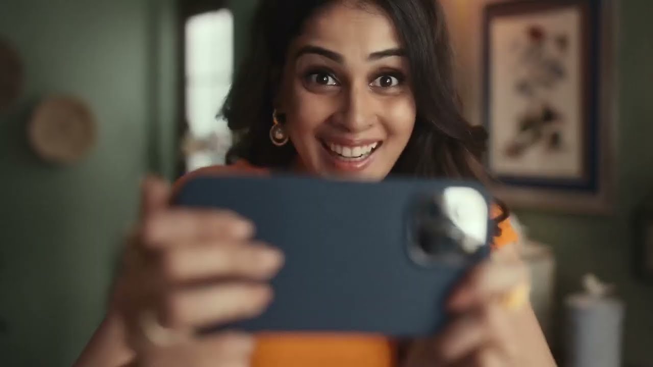 Genelia Teaches Father How to Get Cashback While Shopping Online | CashKaro
