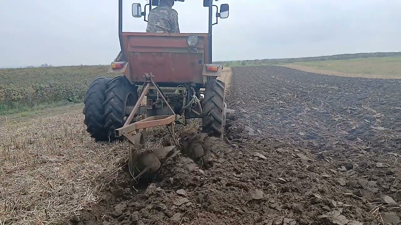 Оранка саморобним трактором + саморобний плуг,