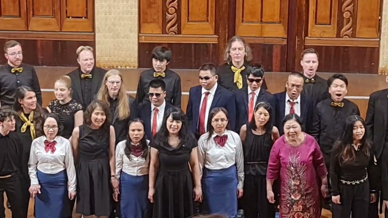 up vì anh Dị ó hỏ