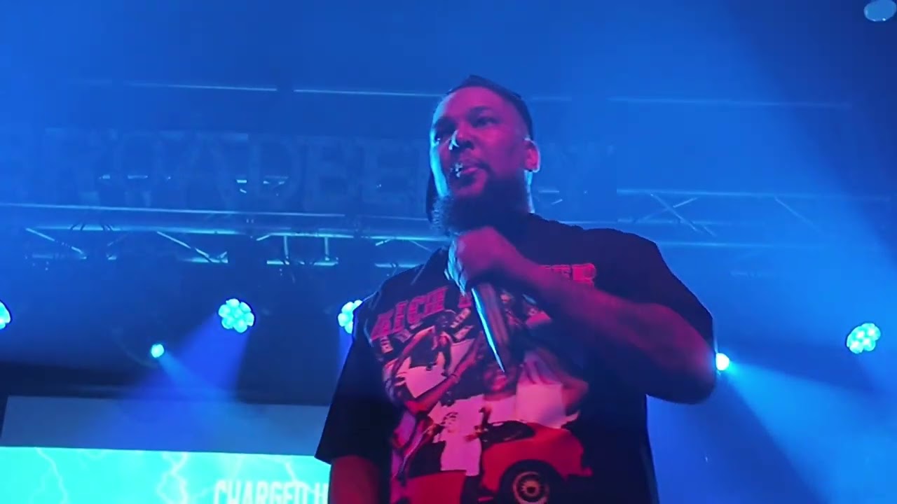 Big No SHUTS DOWN stage in Richmond