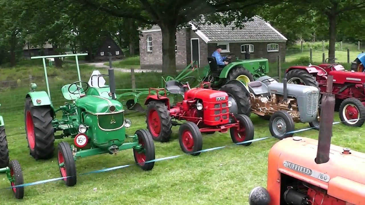 Oude tractoren en landbouwwerktuigen in Schoonoord.09-& 10-06-2012.