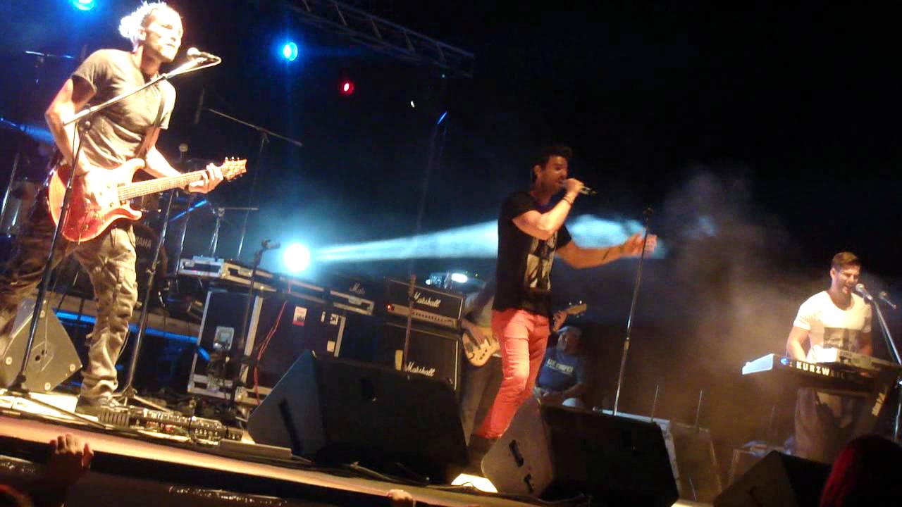 TICHEROCK 2012 Κόκκινα Χαλιά Let me entertain you