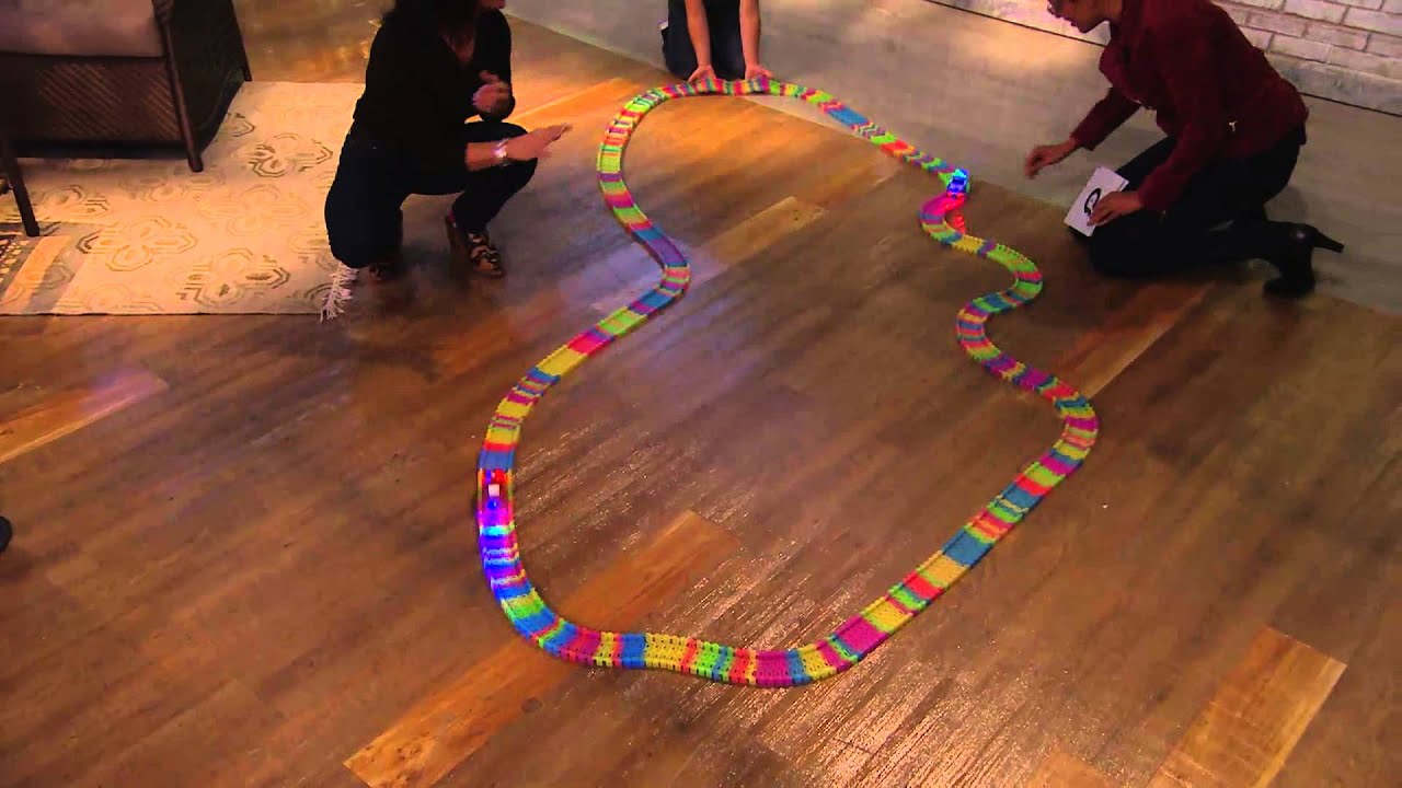 Twister Trax 12ft Glow in the Dark Set w/ 2 Light-Up Cars with Rachel Boesing