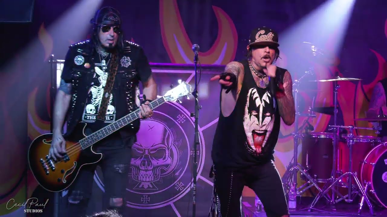 Kickin Valentina - Somebody New - Live in the Uk