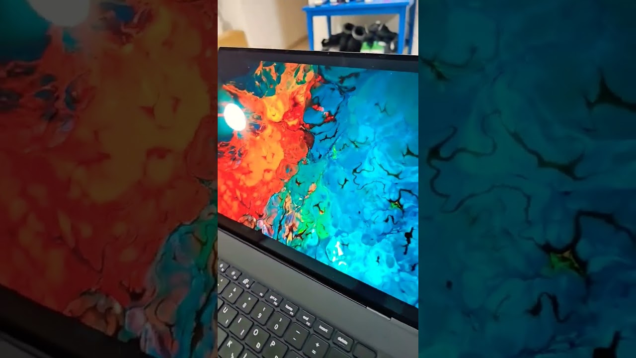 Dell XPS 17 OLED Screen 😮🌈 #dell #xps #laptop #oled #4k #technology