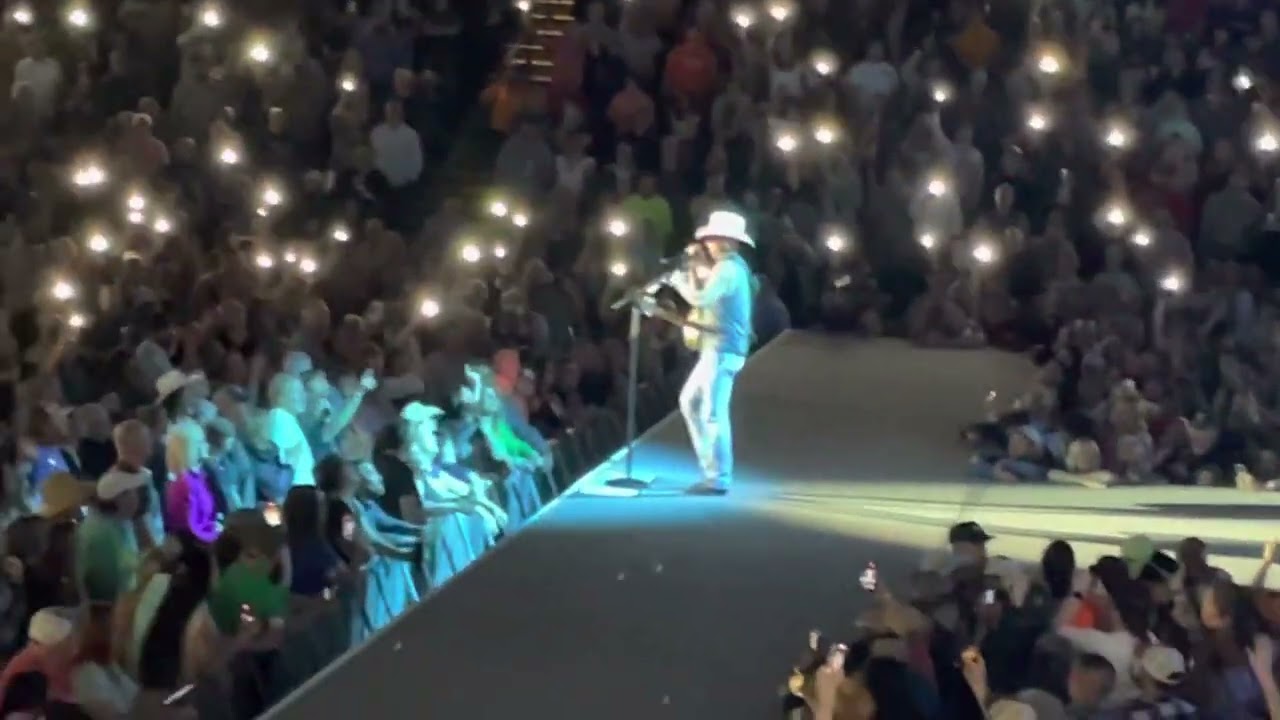 Kenny Chesney - The Good Stuff (Live) - Mohegan Sun Arena, Wilkes-Barre, PA - 4/8/23