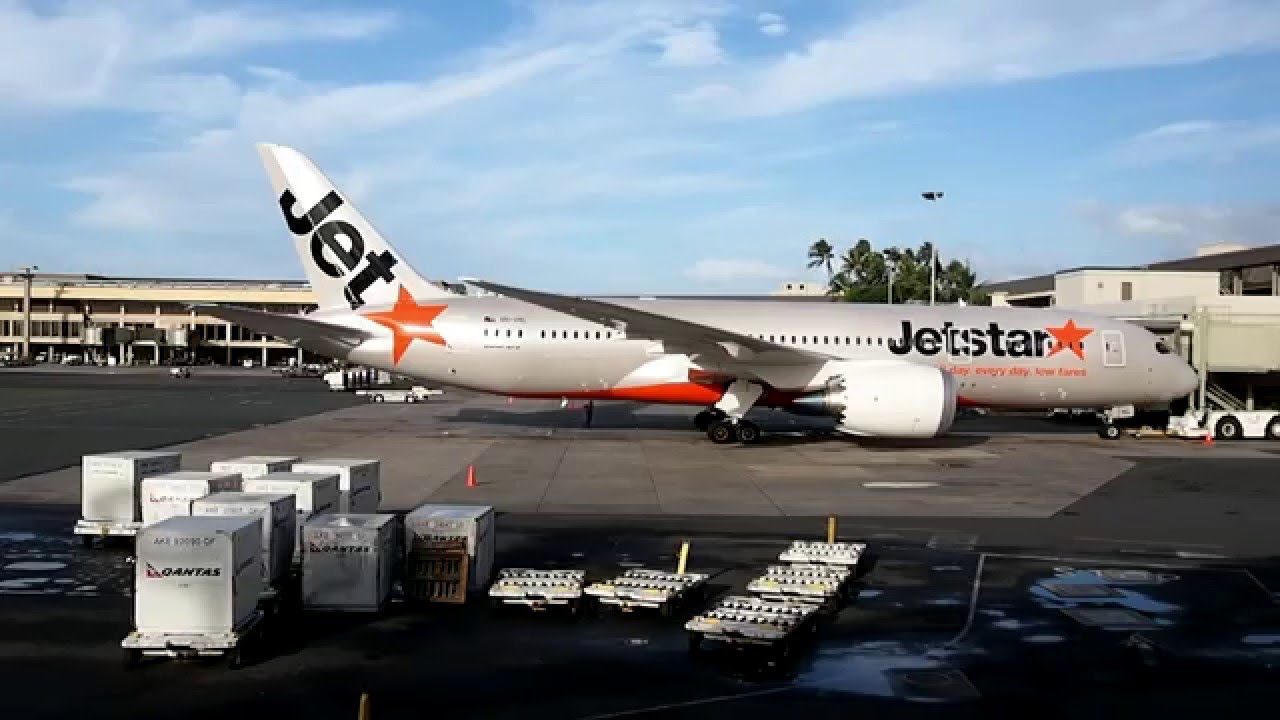 2015/12/19 Jetstar 4 at Honolulu International Airport