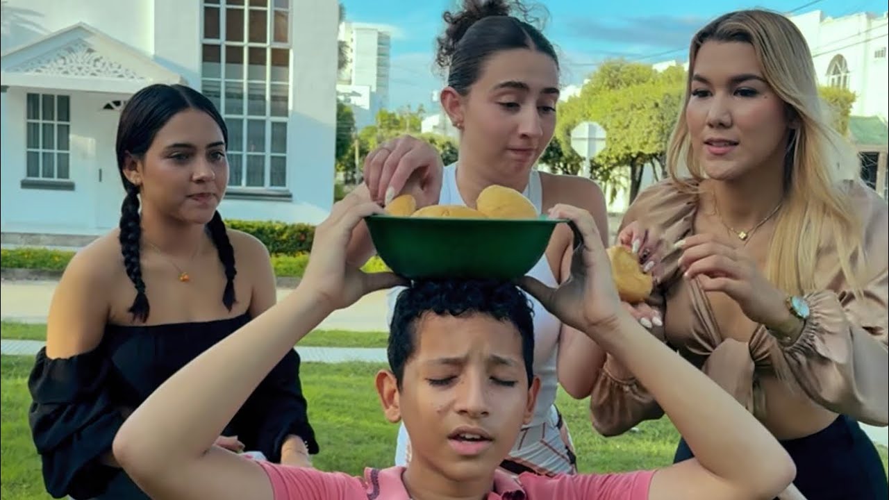 Cambiaron los panes de su abuelita por piedras. 😮