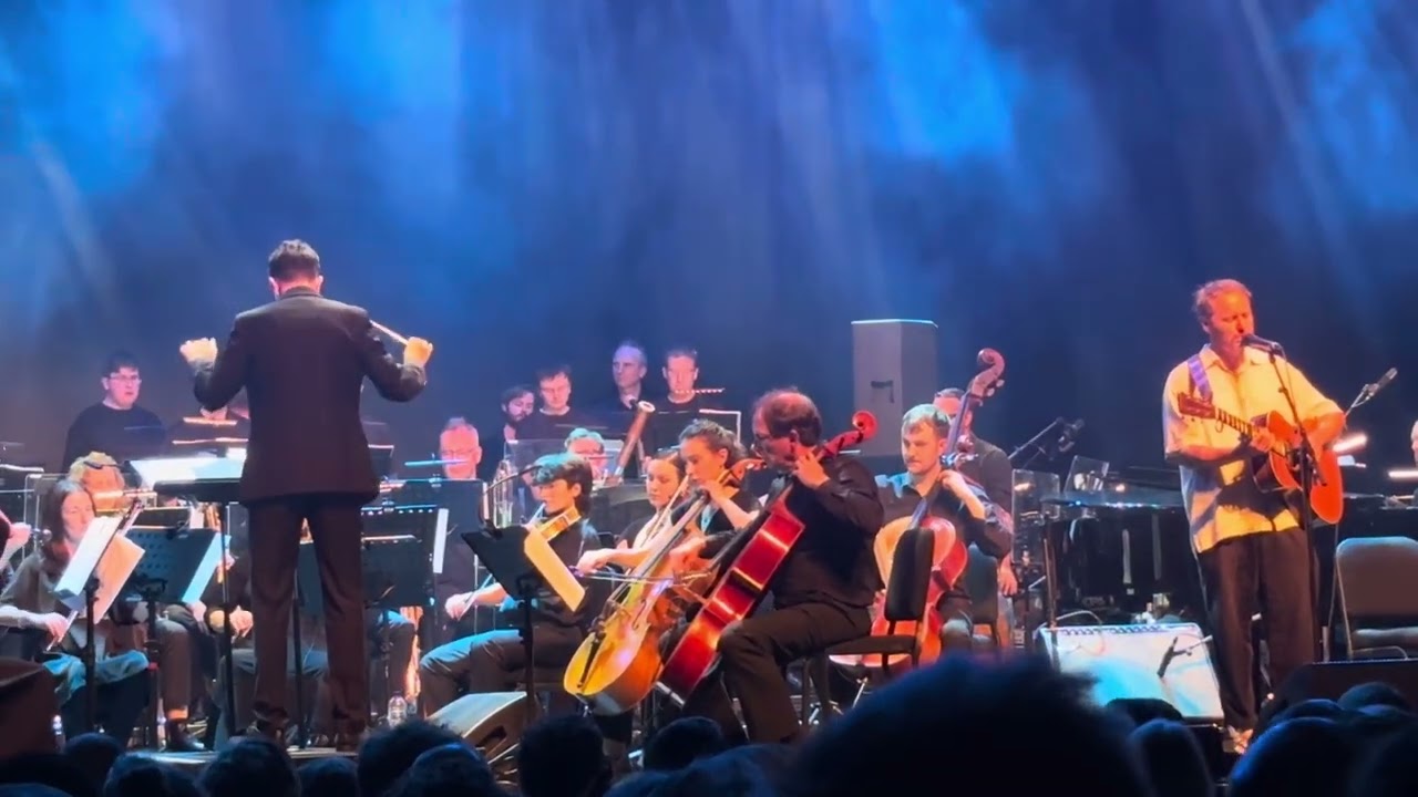 Ben Howard - A Boat To An Island On The Wall (Live @ Cork Opera House)