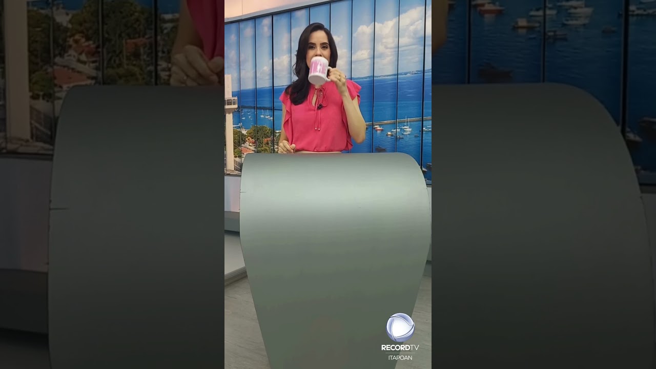 Nossa apresentadora Tiale est&aacute; pront&iacute;ssima e no comando do Bahia no Ar , aqui na Record Tv Itapoan