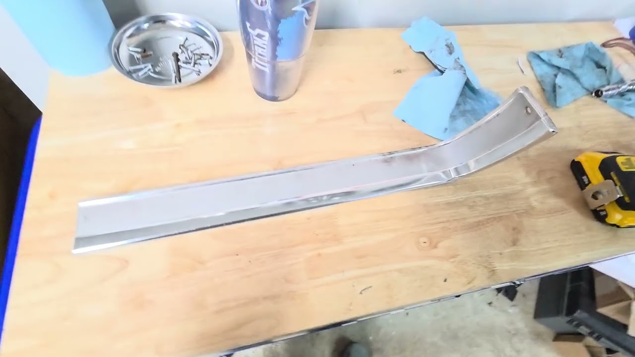 Mathew's Garage (Ep8):  Installing/Tightening grill trim 1965/1966 Mustang