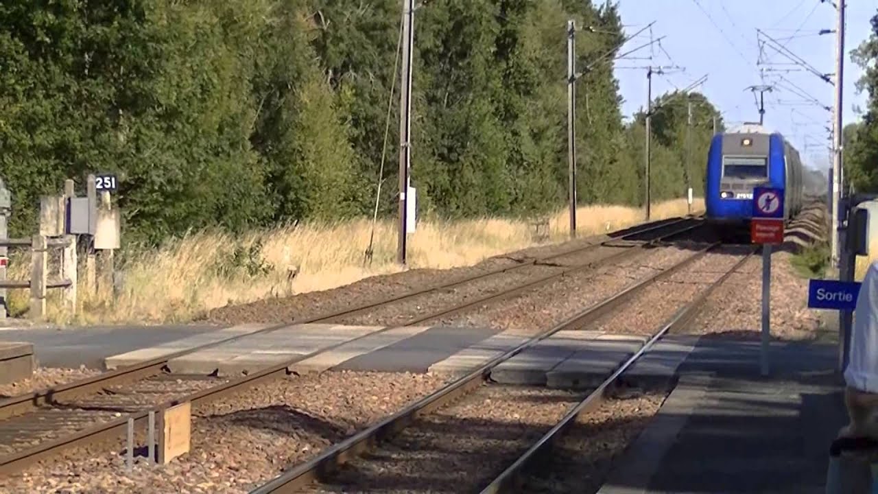 At the station of Les Rosiers sur Loire during a railway strike