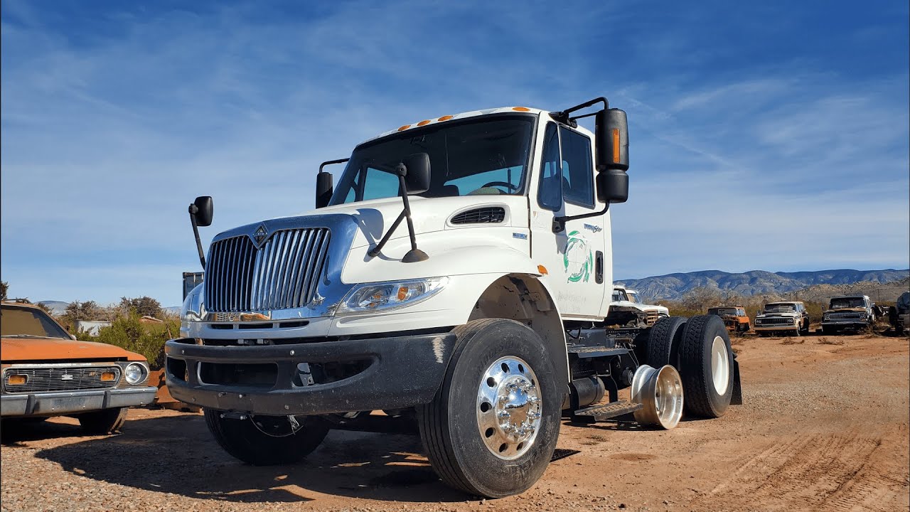 Новый тягач! International 4400 DuraStar