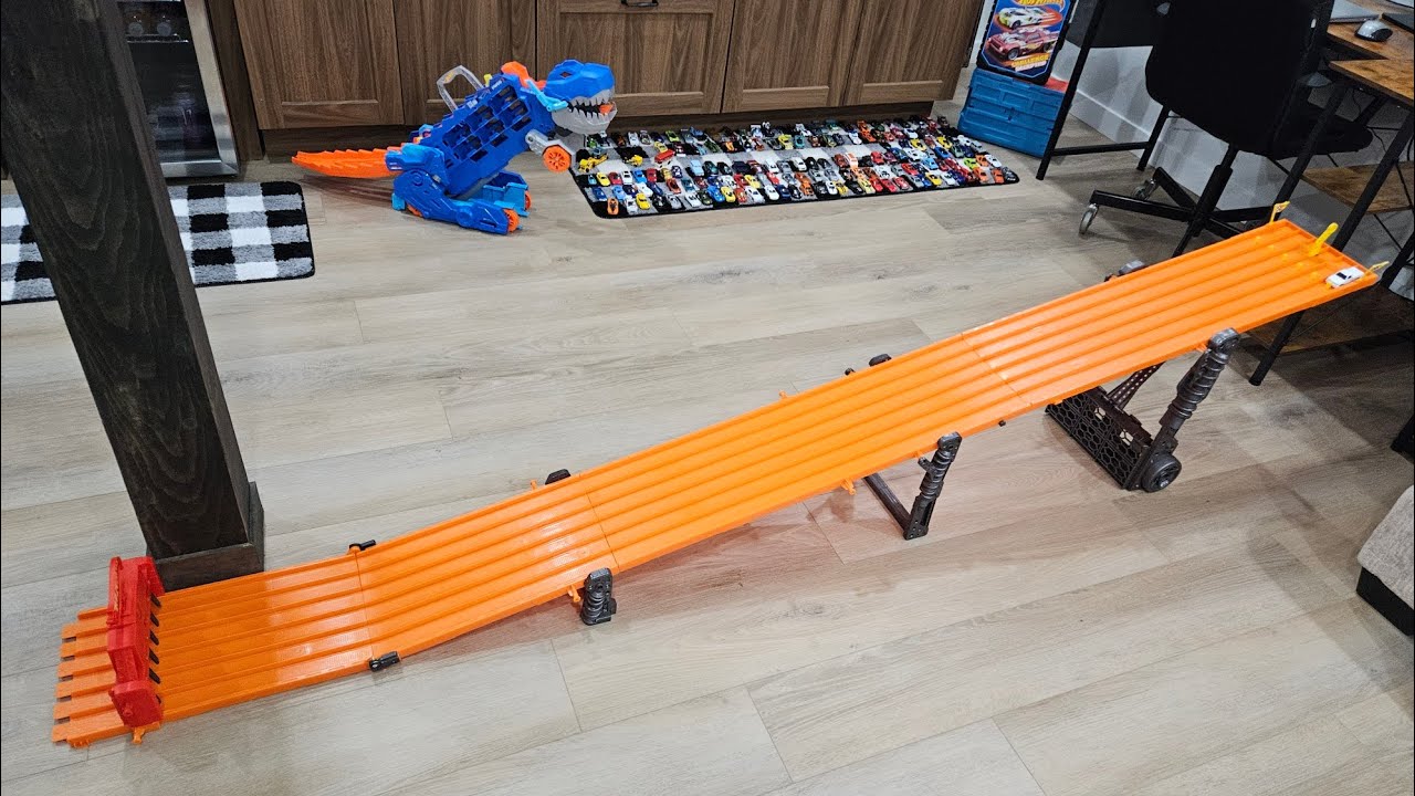 Гоночная трасса Hot Wheels с 6 полосами! Эпичные воскресные гонки на скорость 🏎 🏁