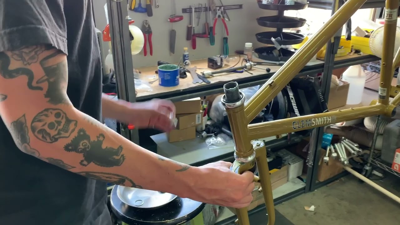 Installing a Threaded headset