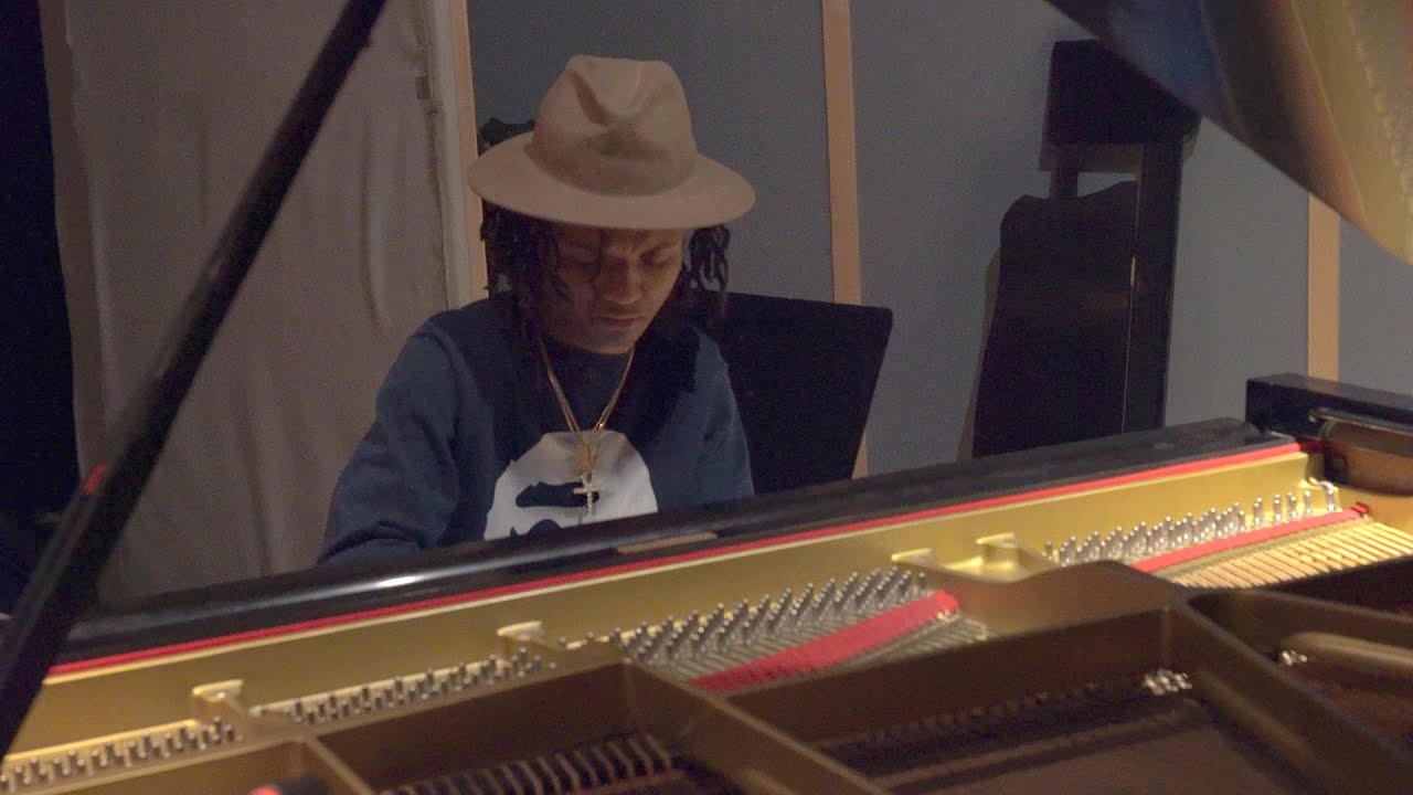 Swae Charles on the keys @Shelovesmeechie @swaelee