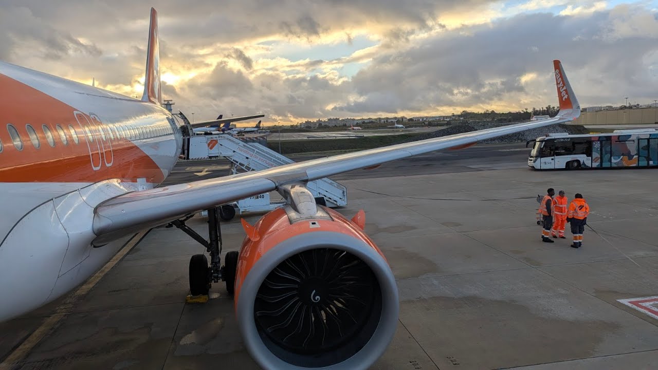 Flight easyJet Lisbonne to Paris CDG A320Neo